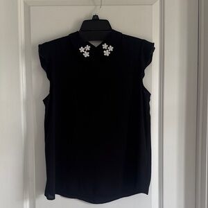 Elle Black Sleeveless Top with White Floral Collar